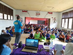 Sosialisasi dan Edukasi Peningkatan Kesehatan Jiwa dan Masalah Napza di SMAN 1 Sanggau Ledo