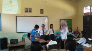 Sosialisasi dan Edukasi Peningkatan Kesehatan Jiwa dan Masalah Napza di SMAN 1 Sungai Betung Sosialisasi dan Edukasi Peningkatan Kesehatan Jiwa dan Masalah Napza di SMAN 1 Sungai Betung
