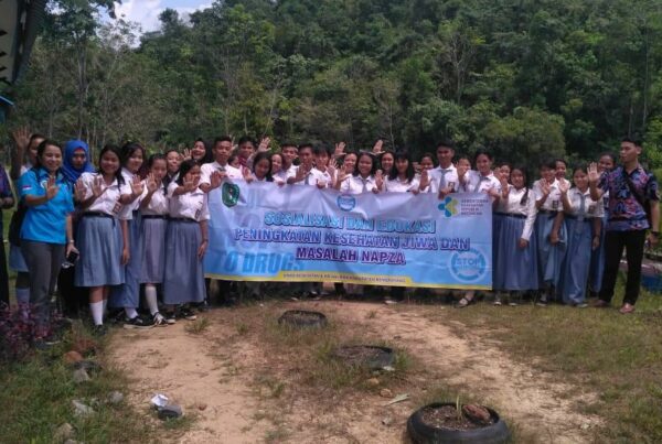 Sosialisasi dan Edukasi Peningkatan Kesehatan Jiwa dan Masalah Napza di SMAN 1 Monterado Sosialisasi dan Edukasi Peningkatan Kesehatan Jiwa dan Masalah Napza di SMAN 1 Monterado