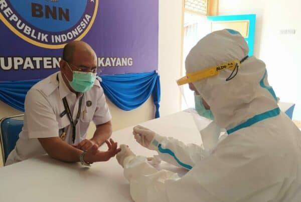 Pemeriksaan Screening Rapid Test Covid-19 Bagi Personil BNN Kabupaten Bengkayang