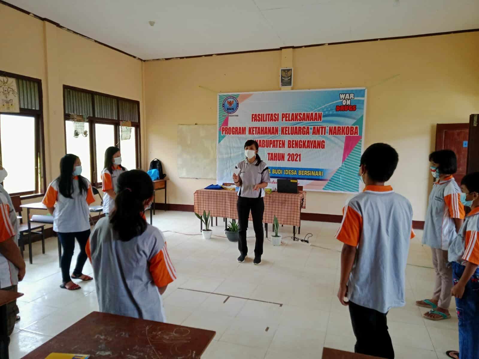 Kegiatan Fasilitasi Pelaksanaan Program Ketahanan Keluarga Anti Narkoba di Desa Setia Budi Kec. Bengkayang Kab. Bengkayang T.A 2021 Fasilitasi Pelaksanaan Program Ketahanan Keluarga Anti Narkoba di Desa Setia Budi Kec. Kabupaten Bengkayang T.A 2021
