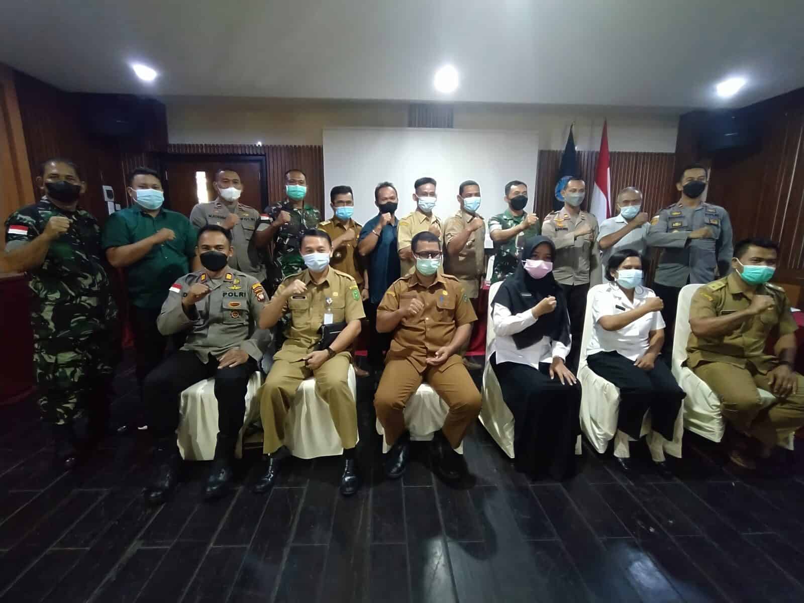 RAPAT KOORDINASI DALAM RANGKA PELAKSANAAN FASILITASI ADVOKASI PROGRAM KETAHANAN KELUARGA ANTI NARKOBA BERBASIS SUMBER DAYA PEMBANGUNAN DESA KAB. BENGKAYANG T. A 2022 RAPAT KOORDINASI DALAM RANGKA PELAKSANAAN FASILITASI ADVOKASI PROGRAM KETAHANAN KELUARGA ANTI NARKOBA BERBASIS SUMBER DAYA PEMBANGUNAN DESA KAB. BENGKAYANG T. A 2022