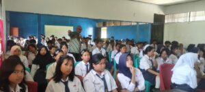 Sosialisasi Bahaya Penggunaan Narkoba dan Obat-obatan Terlarang di SMP Negeri 02 Ledo, Kecamatan Ledo, Kabupaten Bengkayang