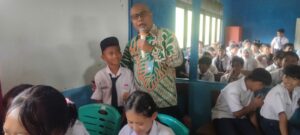 Sosialisasi Bahaya Penggunaan Narkoba dan Obat-obatan Terlarang di SMP Negeri 02 Ledo, Kecamatan Ledo, Kabupaten Bengkayang